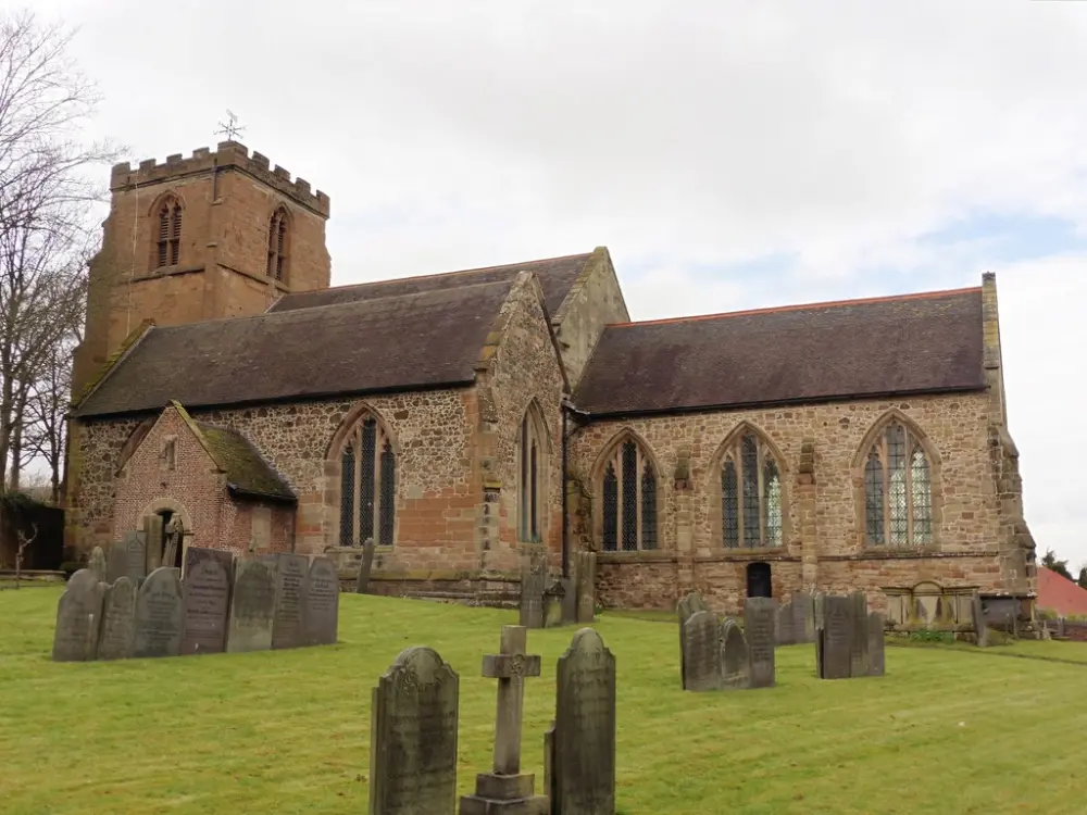 Foto de Iglesia de San Pedro - Historic England