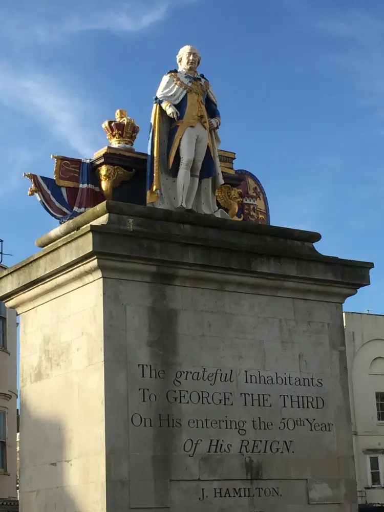 Photo de Statue des rois - Historic England
