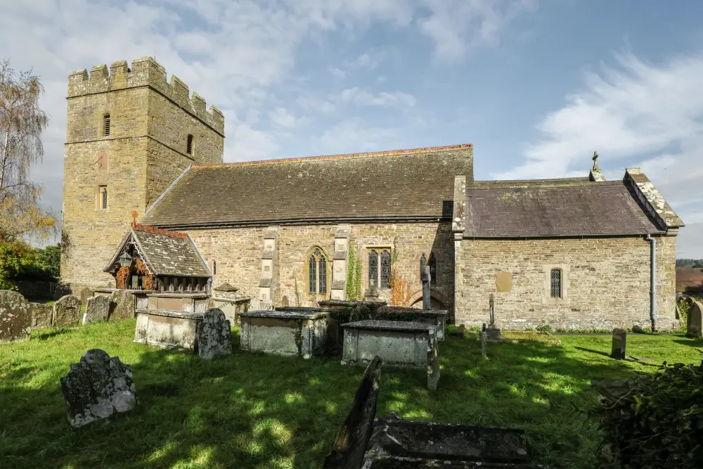 Foto de Iglesia de St Swithun - Historic England / Selwyn Ray