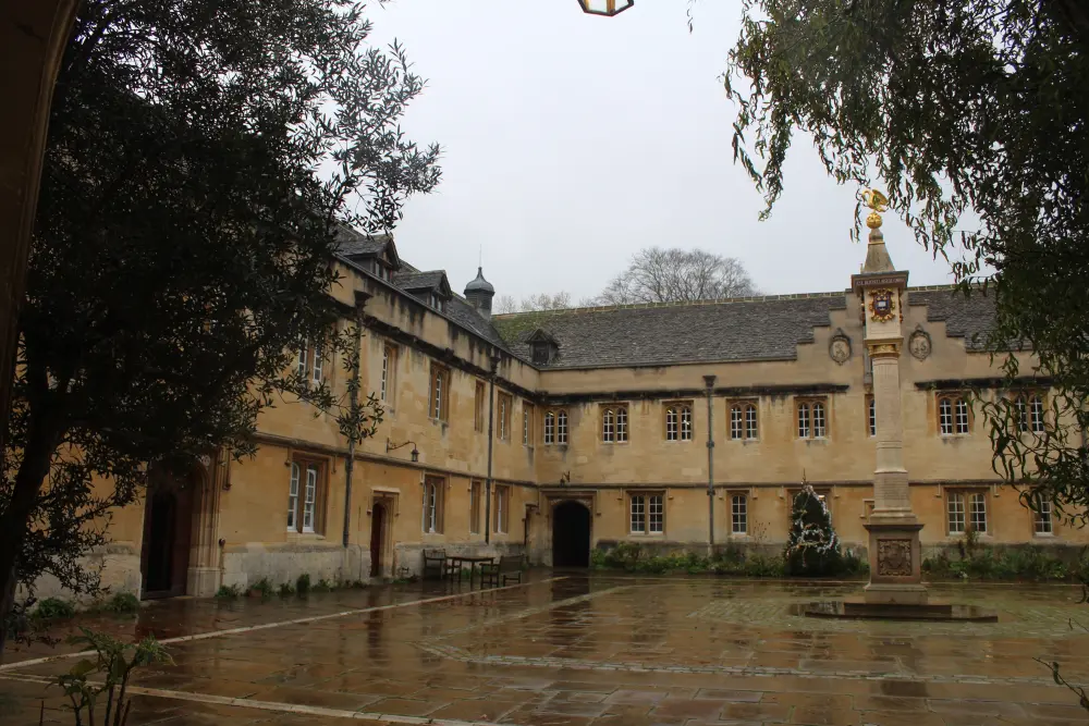 Foto de Corpus Christi College, Quadrangle, Range North y West, y East Range, excluyendo el salón - Historic England / David Lovell