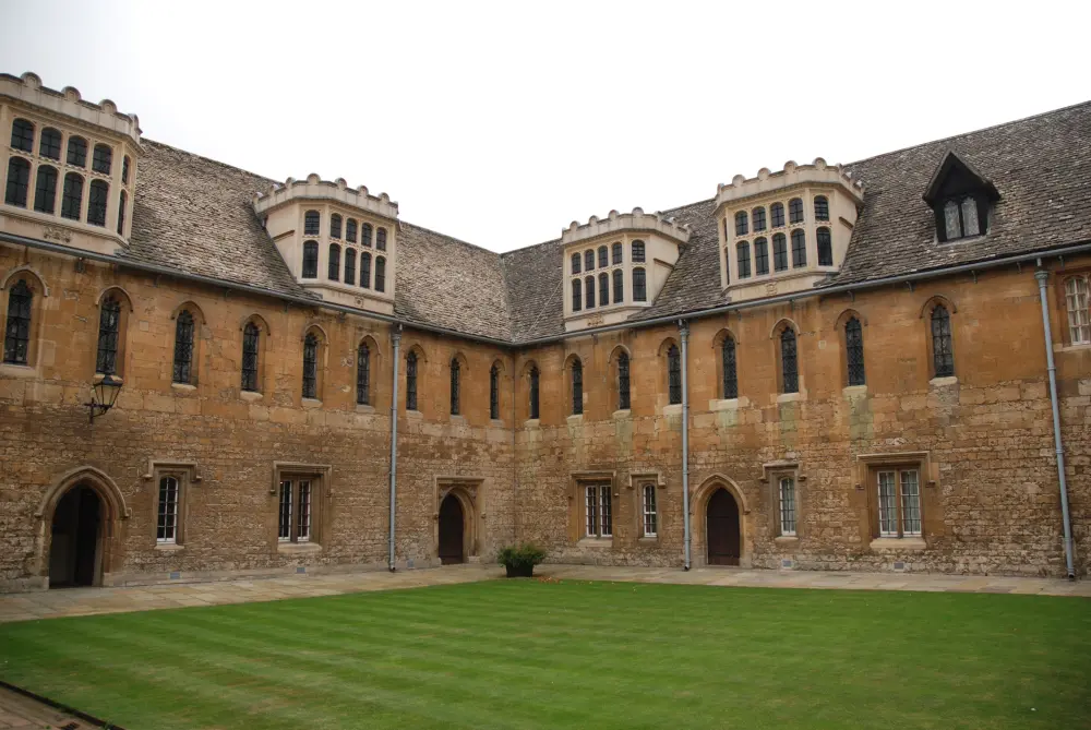 Foto de Merton College, rangos sur y oeste, cuadrángulo de la mafia - Historic England