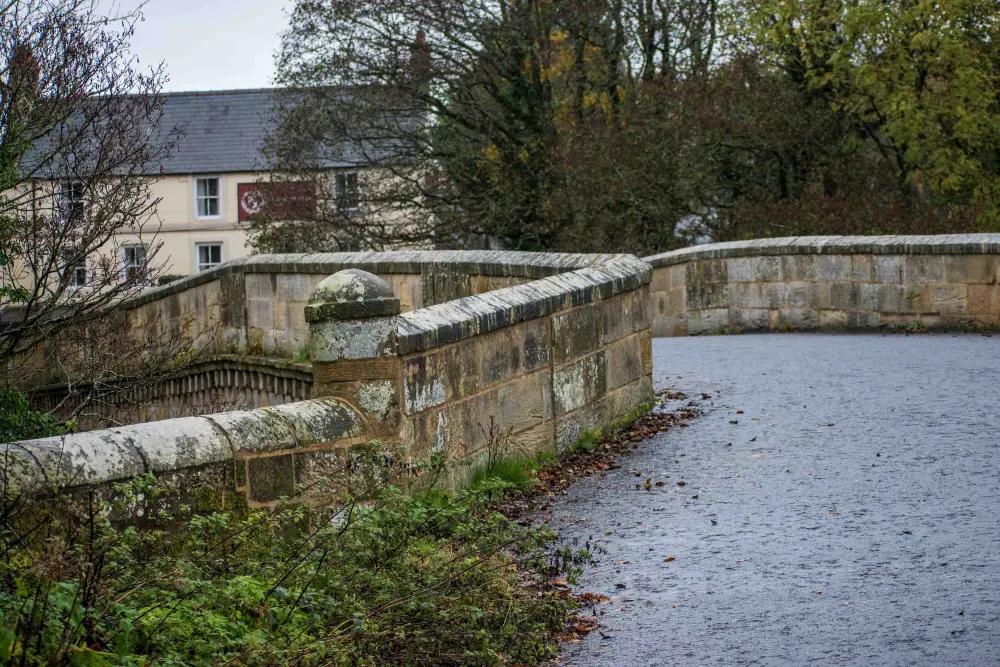 Foto de Puente de Weldon sobre River Coquet y Wall al noroeste - Historic England