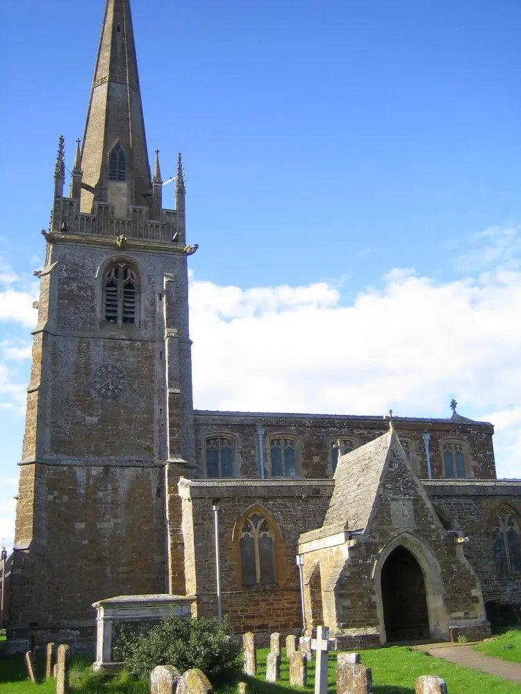 Foto de Iglesia de todos los santos - Historic England