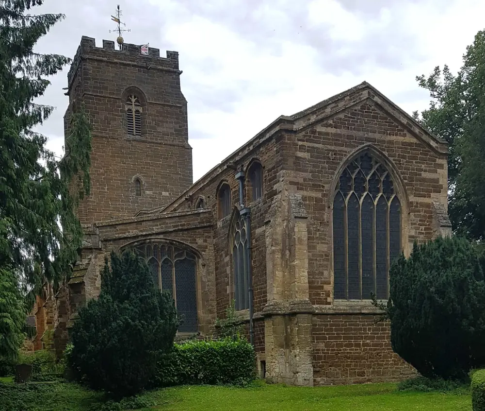 Foto de Iglesia de San Lorenzo - Historic England
