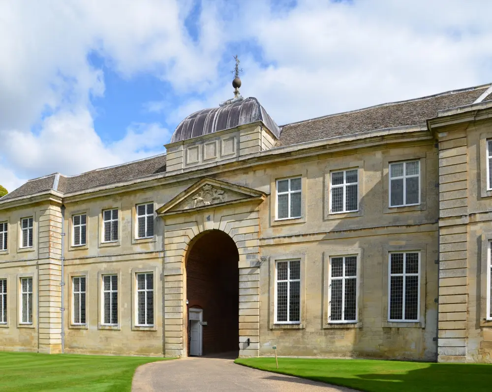 Foto de Bloque estable en Boughton House - Historic England / Brian Mawdsley
