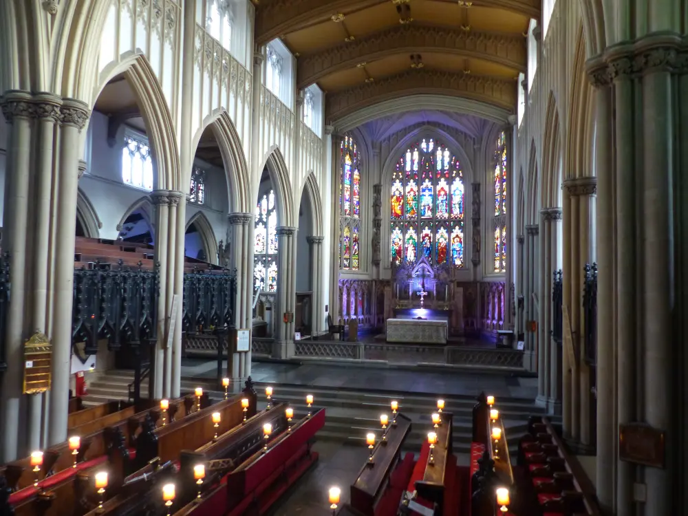 Foto von Pfarrkirche von St. Peter - Historic England / Robert Andrews