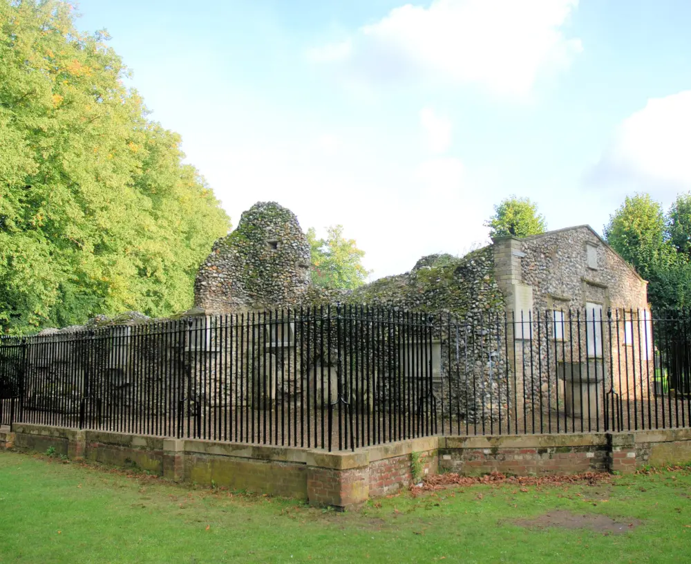Photo de Ruines de la chapelle du charnel - Historic England