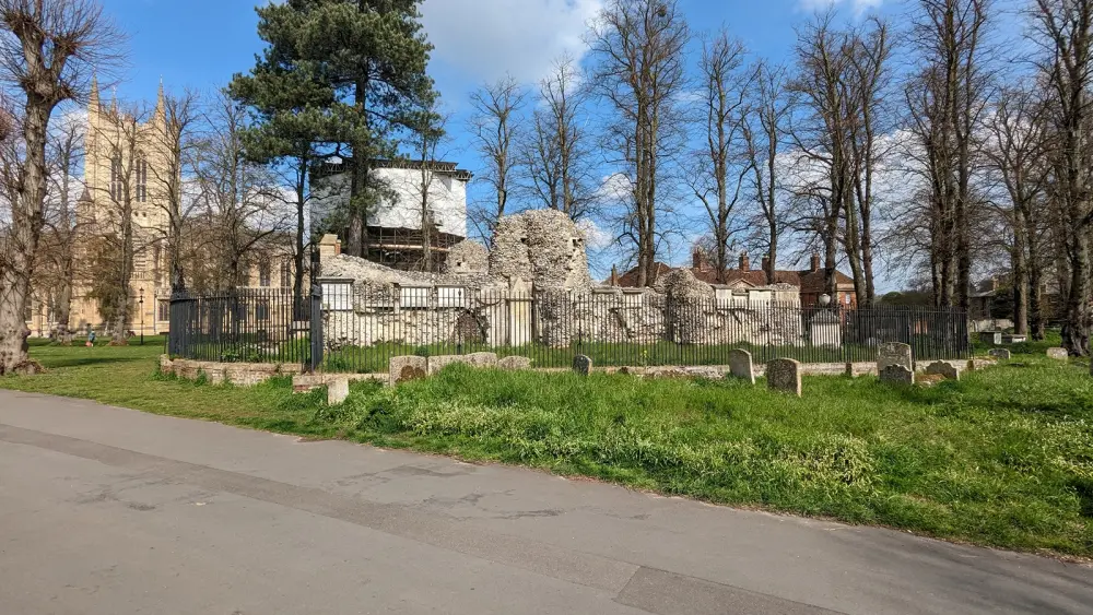 Photo de Ruines de la chapelle du charnel - Historic England