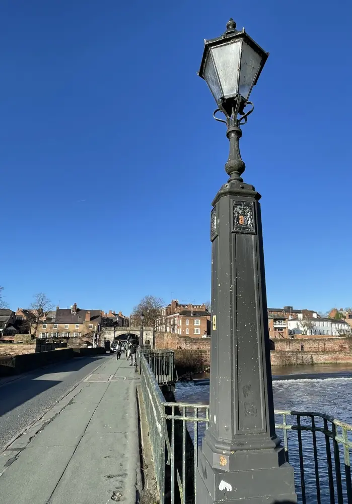 Photo de Old Dee Bridge - Historic England
