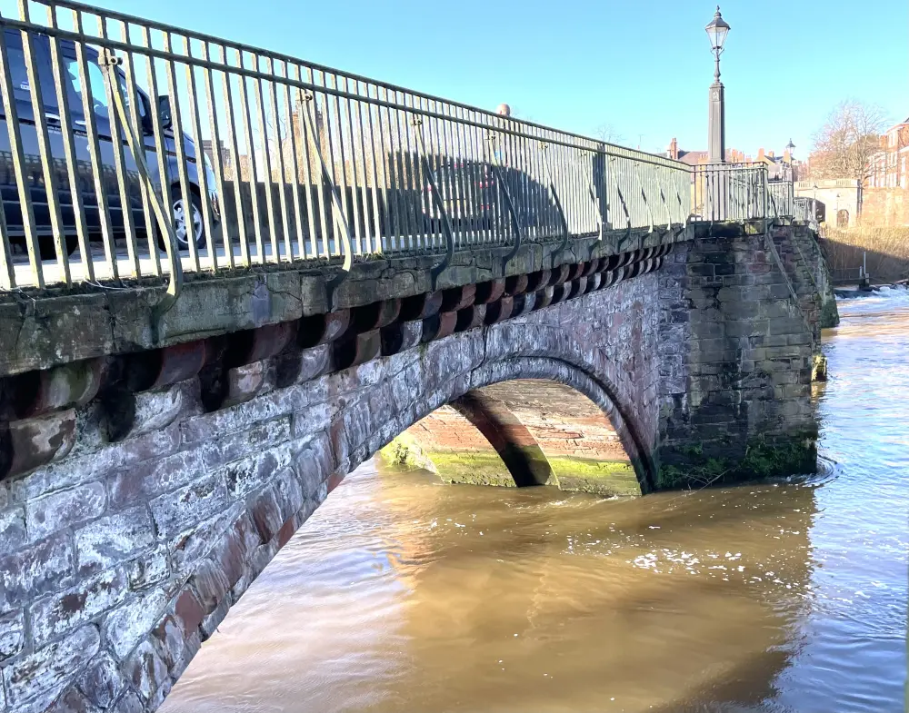 Photo de Old Dee Bridge - Historic England