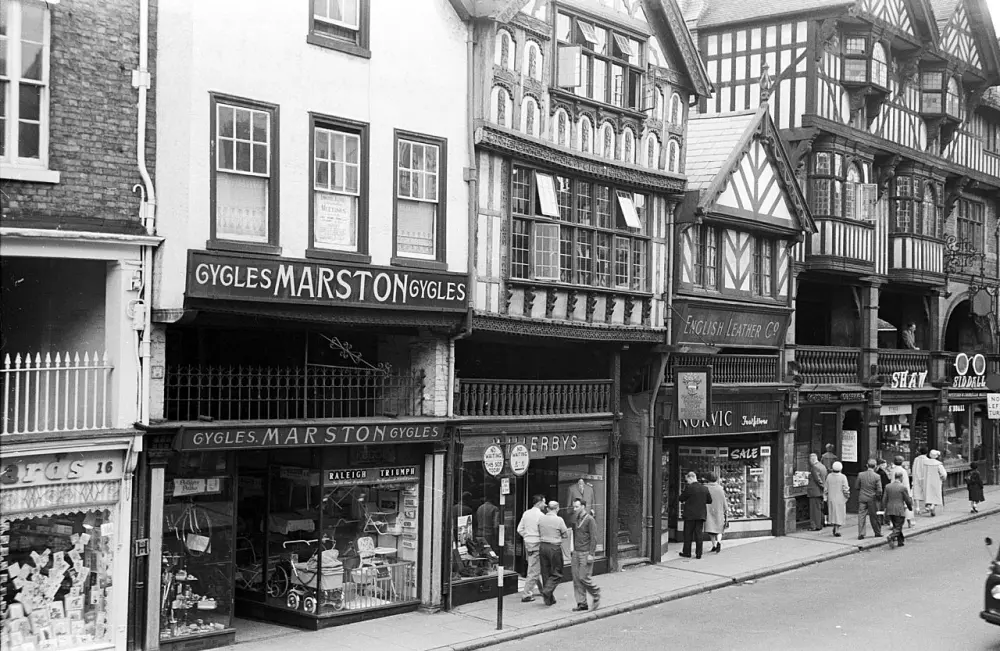 Photo de 12 Bridge Street et Cowper House, 10 Bridge Street Row West - Historic England