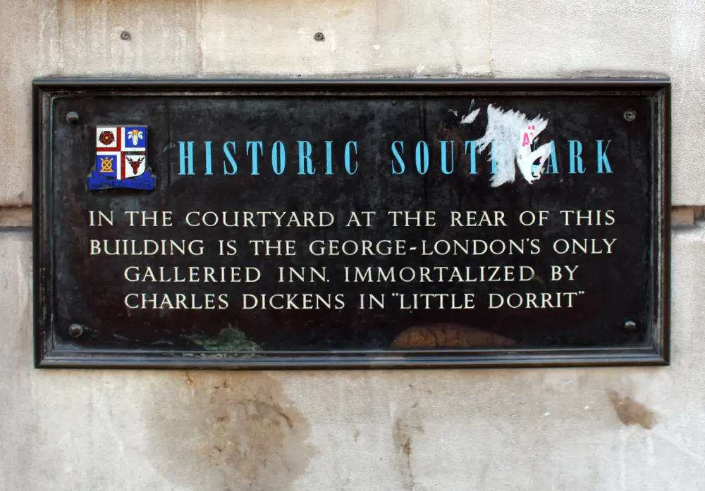 Foto von Das George Inn - Historic England / Charles Watson