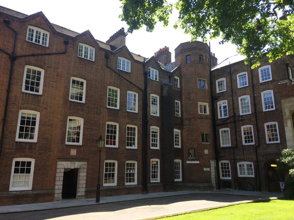 Foto von Nr. 16-23, alte Gebäude - Historic England