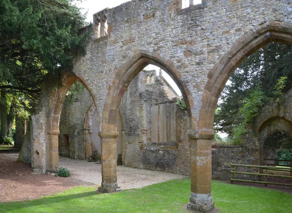 Photo de Ancienne Église de Holy Trinity - Historic England