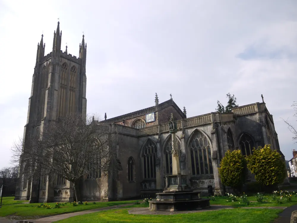 Foto de Iglesia de St Cuthbert - Historic England / David Lovell