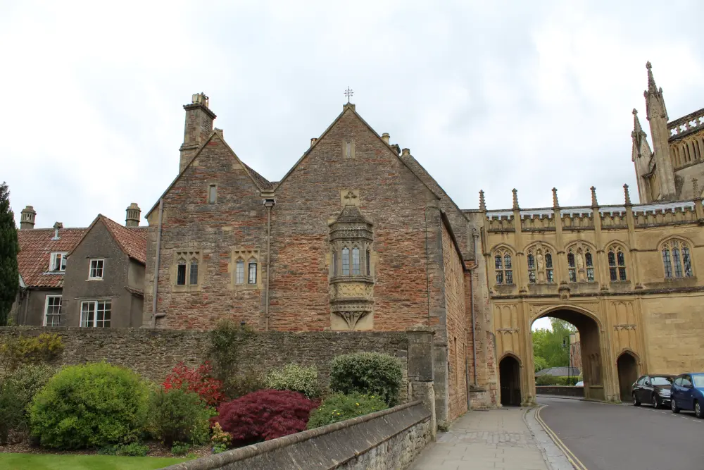 Foto de El salón de los vicarios, incluido el número 28 - Historic England / David Lovell