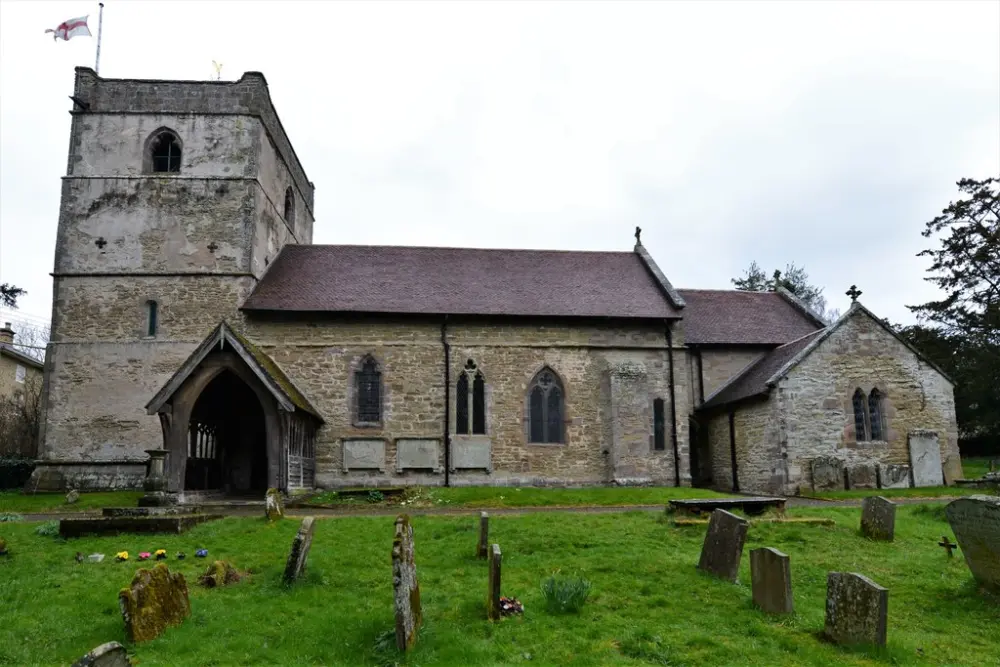 Foto de Iglesia de San Miguel - Historic England