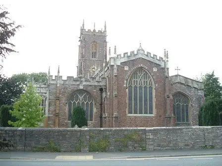 Foto de Iglesia de San Pedro - Historic England