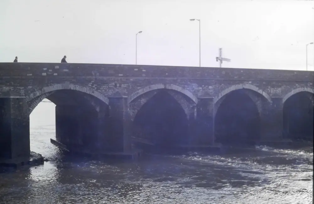 Photo de Long pont - Historic England