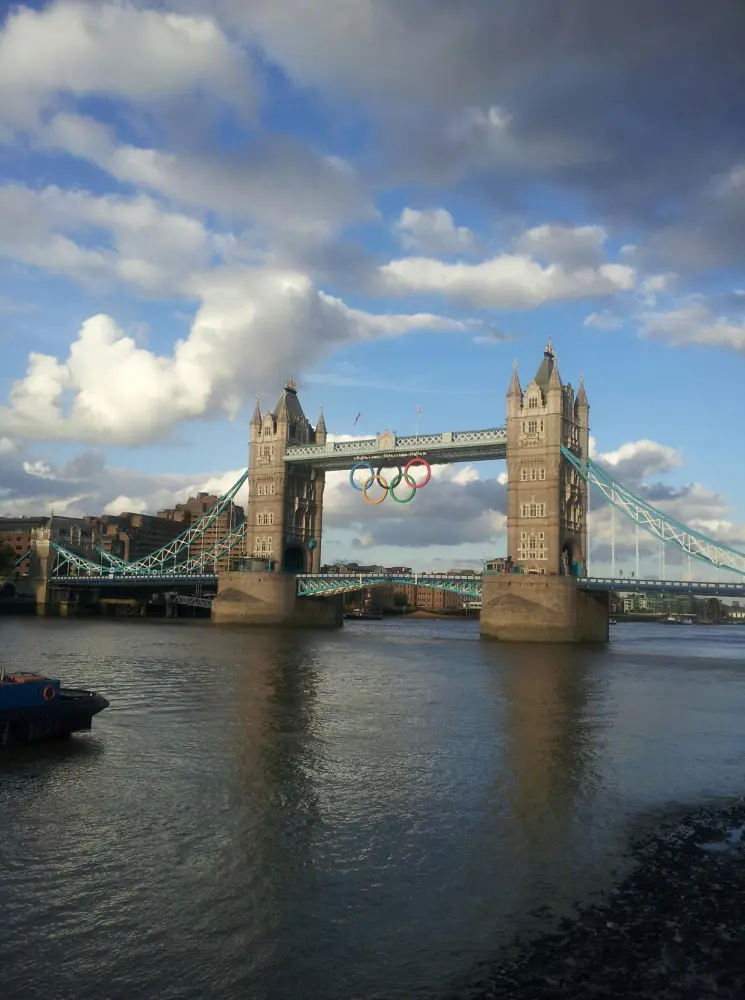 Foto de Tower Bridge (esa parte que se encuentra dentro del distrito de Southwark) - Historic England / Rachel  Prothero