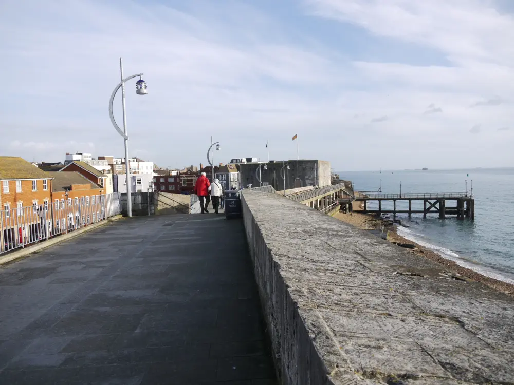 Foto de La torre cuadrada - Historic England / David Lovell