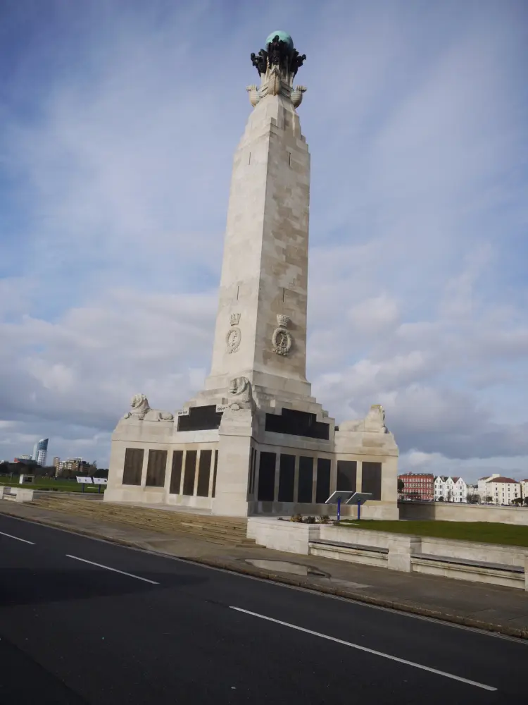 Foto de Portsmouth Naval War Memorial - Historic England / David Lovell