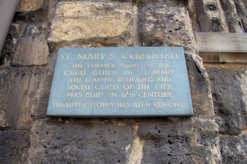Foto de St Mary's Guildhall - Historic England / Charles Watson