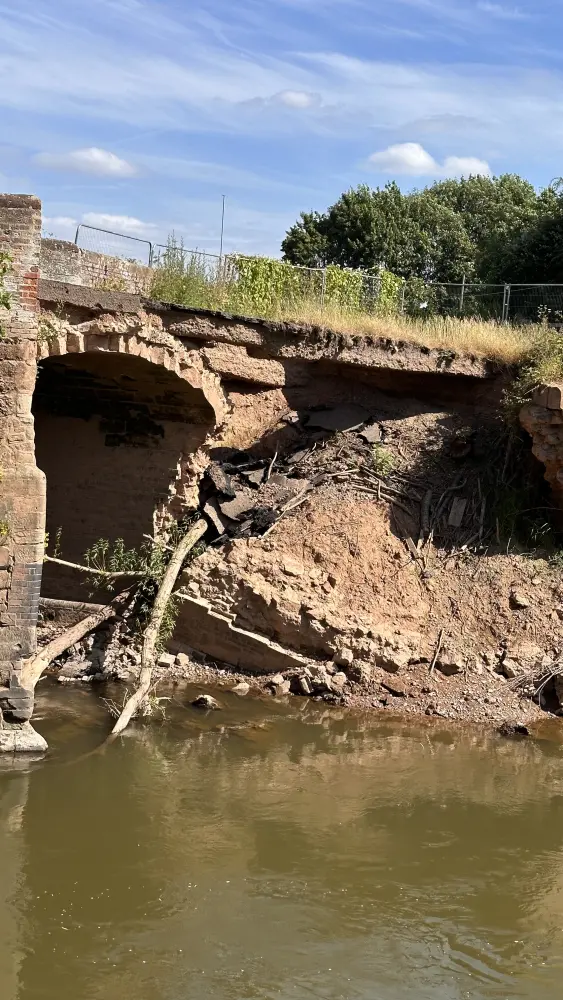 Photo de Pont Powick Old Bridge - Historic England
