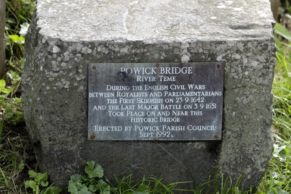 Photo de Pont Powick Old Bridge - Historic England