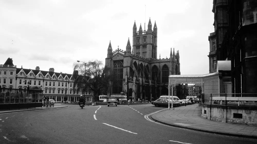 Photo de Église de l'abbaye de St Peter et St Paul - Historic England