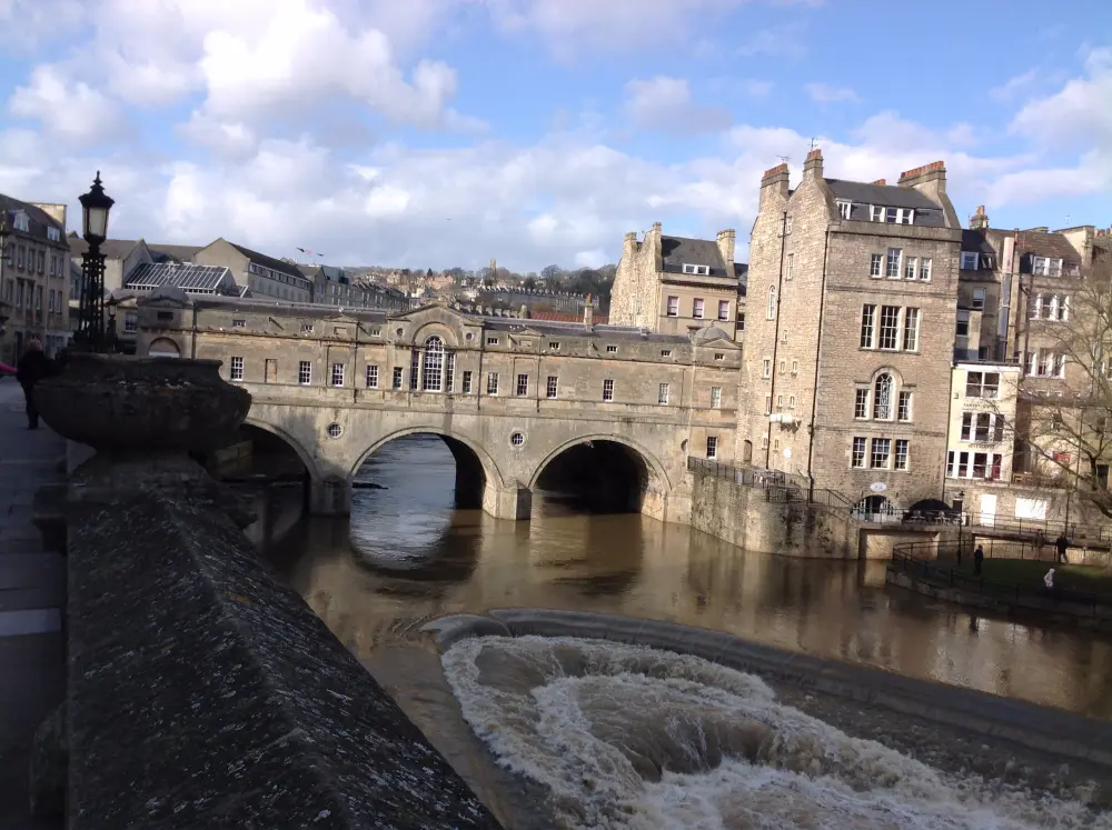 Foto von Pulteney Bridge - Historic England / David Lovell